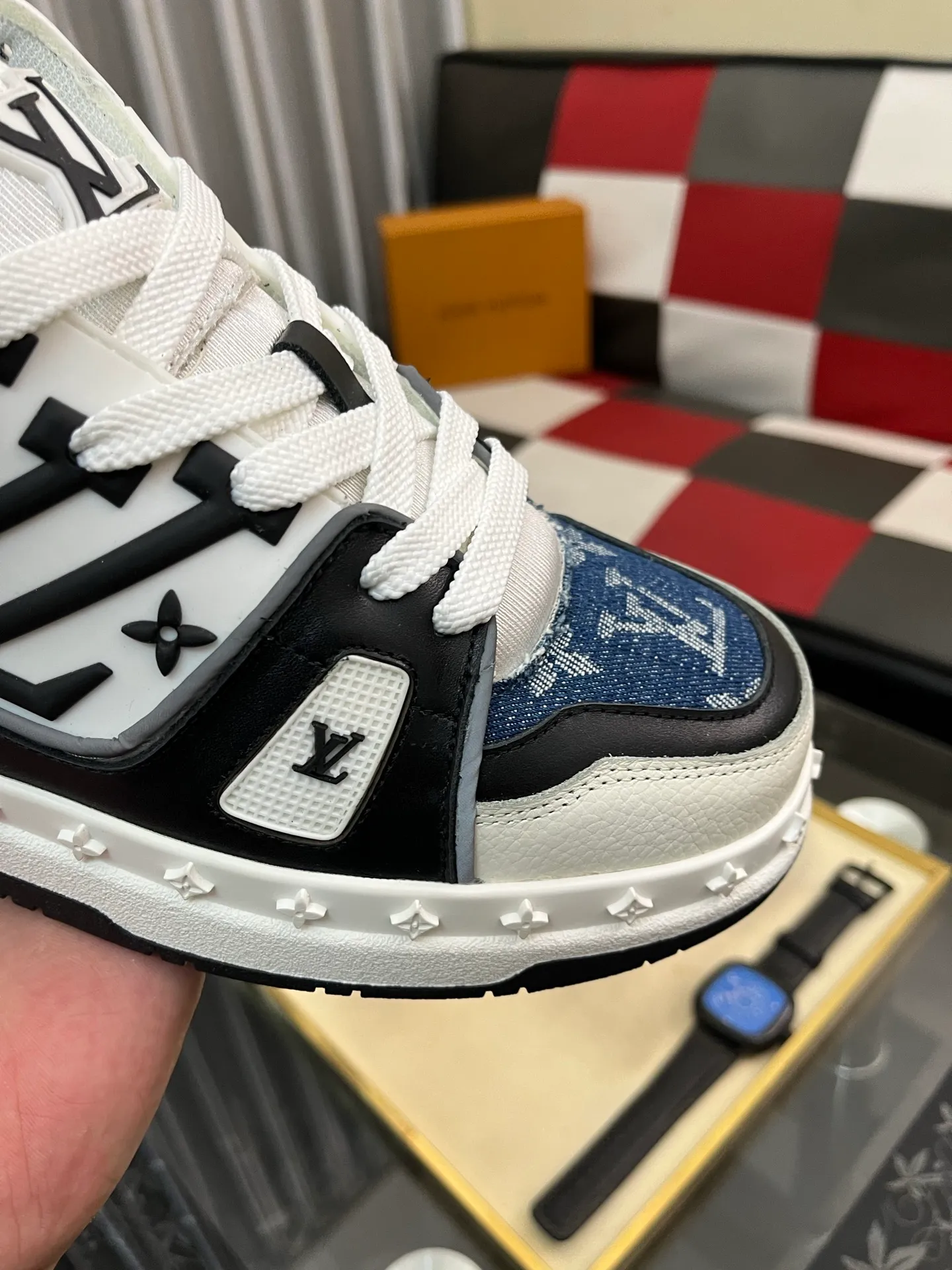Men's men's shoes 💰620⌚️⌚️ Comes with full packaging "Loui* Vuitto*" LV's new Gaobang sports and casual shoes. Imported first-layer cowhide ➕ Imported sheepskin lining is high-end and comfortable, and the original outsole is light and wear-resistant! Purely handmade, details determine quality! Size 38-442️⃣Colors available